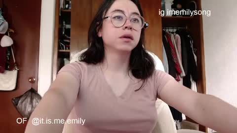 Snapshot of emily_pearl_ chatting on 05.23.26 emily_pearl_ online show from 05.23.26