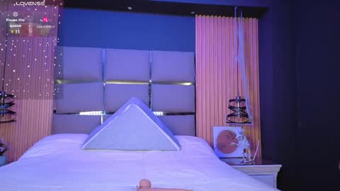 Snapshot of emily_roberts9 chatting on 11.14.25 Emily online show from 11.14.25