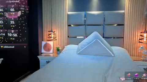 Snapshot of emily_roberts9 chatting on 11.28.25 Emily online show from 11.28.25