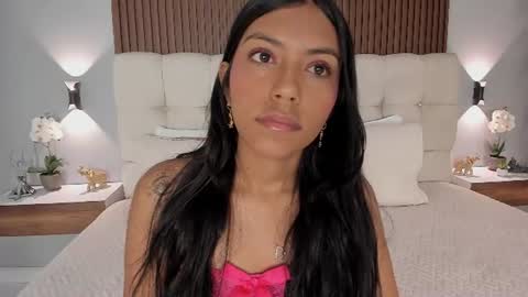 Snapshot of emily_rose1_ chatting on 06.25.26 Emily rose1 online show from 06.25.26