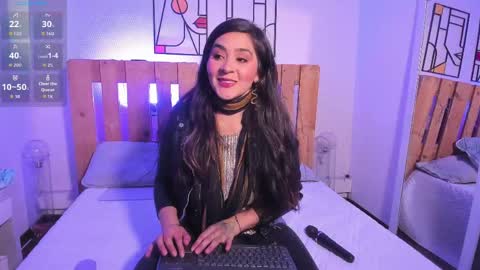Snapshot of emily_sartre chatting on 05.04.26 Emilly online show from 05.04.26