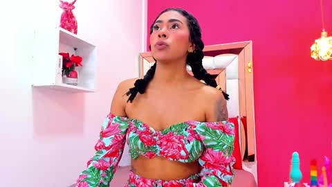 Snapshot of emily_sexy3 chatting on 01.18.25 Emily online show from 01.18.25