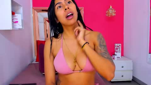 Snapshot of emily_sexy3 chatting on 02.25.25 Emily online show from 02.25.25