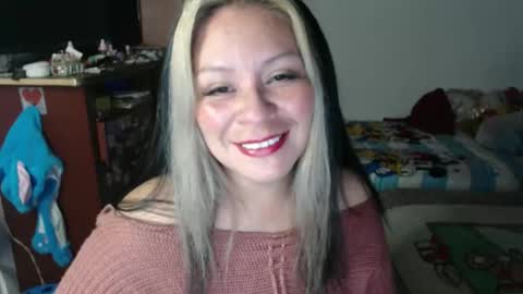 Snapshot of emily_sexy69 chatting on 12.16.25 Emily online show from 12.16.25