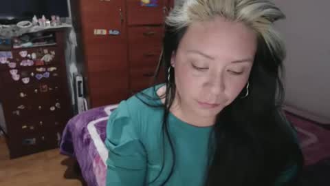 Snapshot of emily_sexy69 chatting on 03.24.26 Emily online show from 03.24.26