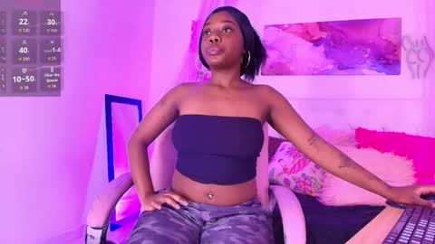 Snapshot of emily_smith21 chatting on 04.06.26 emily online show from 04.06.26