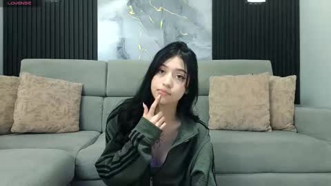 Snapshot of emily_vonvg chatting on 12.02.25 Emily online show from 12.02.25