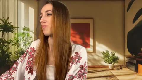 Lia online show from 10.04.25