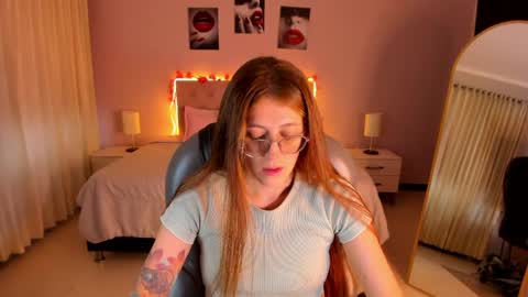 Snapshot of emily_warren__ chatting on 04.24.26 emily_warren__ online show from 04.24.26
