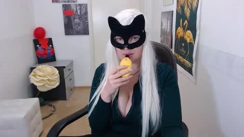 Snapshot of emily_york18 chatting on 02.19.25 Emily online show from 02.19.25