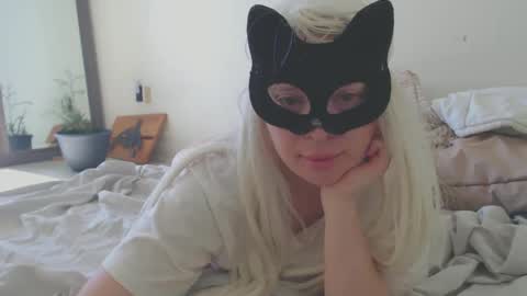 Snapshot of emily_york18 chatting on 09.22.25 Emily online show from 09.22.25