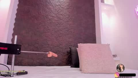 emilyallen_1 online show from 11.14.25