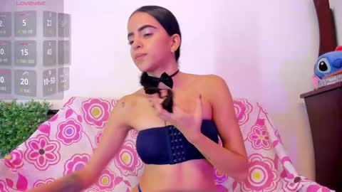 Snapshot of emilyclay_1 chatting on 09.22.25 Sweet Emily online show from 09.22.25