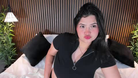 Snapshot of emilycortex chatting on 03.11.25 Emily online show from 03.11.25