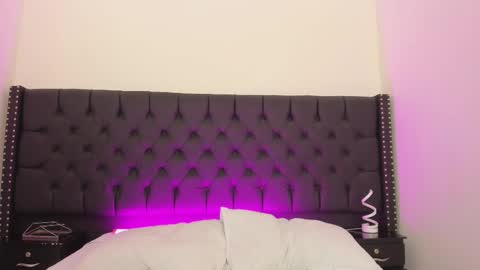 Snapshot of emilyevanss1_ chatting on 12.05.25 Emily online show from 12.05.25