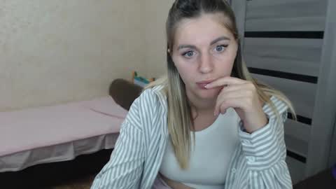 Snapshot of emilyfork chatting on 09.09.25 emilyfork online show from 09.09.25