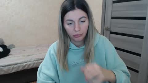 Snapshot of emilyfork chatting on 09.23.25 emilyfork online show from 09.23.25