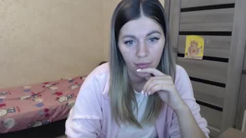 Snapshot of emilyfork chatting on 11.23.25 emilyfork online show from 11.23.25