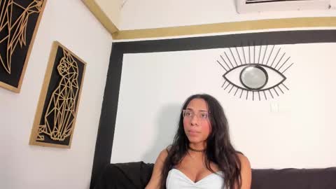 Snapshot of emilygomezz chatting on 09.25.25 Emily online show from 09.25.25