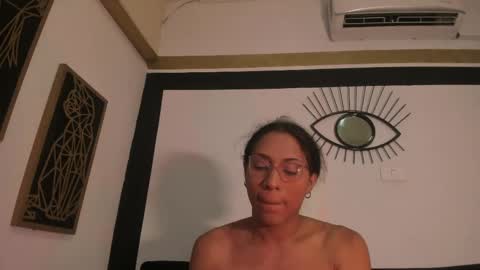 Snapshot of emilygomezz chatting on 05.22.26 Emily online show from 05.22.26