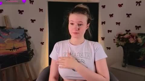 Snapshot of emilyhewell chatting on 02.07.26 Emi online show from 02.07.26