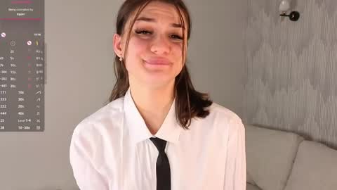 Snapshot of emilyhewell chatting on 05.03.26 Emi online show from 05.03.26