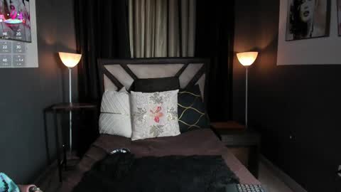 Emily Jhonson online show from 09.17.25