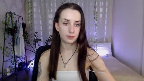 Snapshot of emilylayer chatting on 09.18.25 Emyli online show from 09.18.25