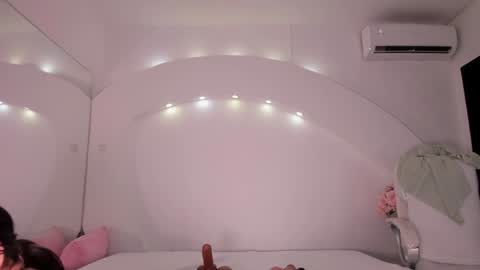 Snapshot of emilylittle chatting on 03.08.25 emmy i see you 6pm online show from 03.08.25