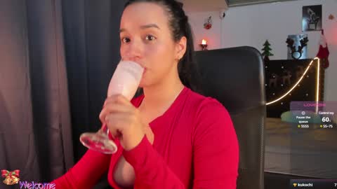 Snapshot of emilyrousex chatting on 12.30.24 emilyrousex online show from 12.30.24