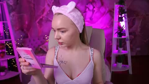 Snapshot of emilysunshines chatting on 03.26.26 MY NAME IS Emily WELCOME EVERYONE I WILL BE HAPPY TO GIVE YOU WHAT YOU HAVE DREAMED OF FOR SO LONG online show from 03.26.26