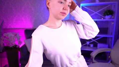 Snapshot of emilysunshines chatting on 04.01.26 MY NAME IS Emily WELCOME EVERYONE I WILL BE HAPPY TO GIVE YOU WHAT YOU HAVE DREAMED OF FOR SO LONG online show from 04.01.26