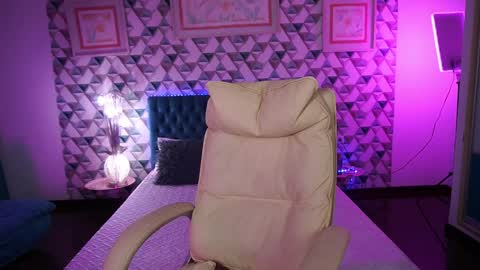 Snapshot of emilysunshines chatting on 04.11.26 MY NAME IS Emily WELCOME EVERYONE I WILL BE HAPPY TO GIVE YOU WHAT YOU HAVE DREAMED OF FOR SO LONG online show from 04.11.26