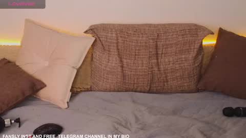 Snapshot of emilytrays chatting on 01.11.25 Emily wish-list  online show from 01.11.25