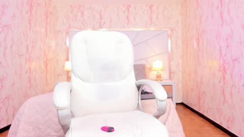 Emily  2200 - 600GMT-5 online show from 10.03.25