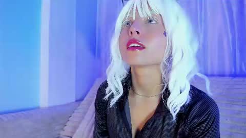 Snapshot of emilywithe_ chatting on 06.15.26 online show from 06.15.26