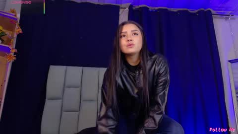Snapshot of emilyy05_ chatting on 04.19.26 Emily online show from 04.19.26