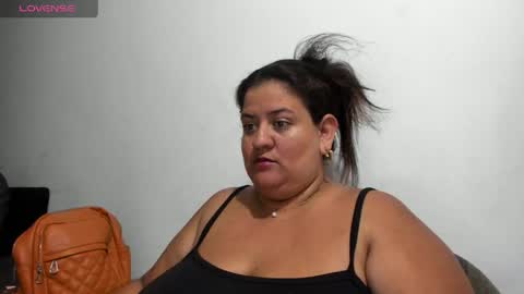 Snapshot of emilyycurvy_ chatting on 05.31.26 Jhoanna online show from 05.31.26