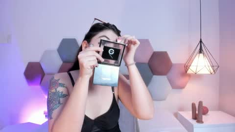 Snapshot of emilyywatson chatting on 05.14.26 Emilyy Watson online show from 05.14.26