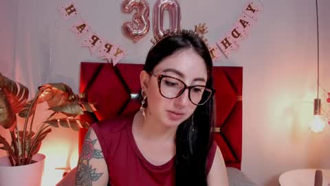 Snapshot of emilyywatson chatting on 05.22.26 Emilyy Watson online show from 05.22.26