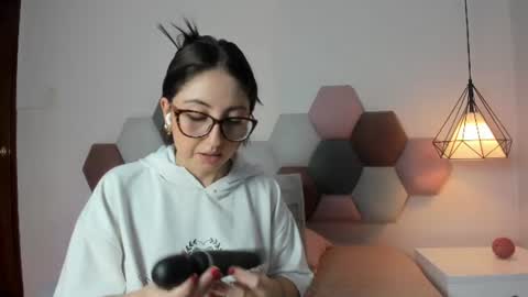 Snapshot of emilyywatson chatting on 06.15.26 Emilyy Watson online show from 06.15.26