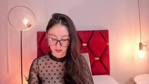 Snapshot of emilyywatson chatting on 07.14.26 Emilyy Watson online show from 07.14.26