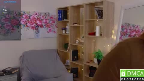 Snapshot of emina_woody chatting on 03.26.26 Tracy online show from 03.26.26