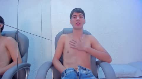 Snapshot of emir_ozan chatting on 11.22.25 emir_ozan online show from 11.22.25