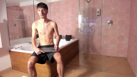 emir_ozan online show from 02.08.26