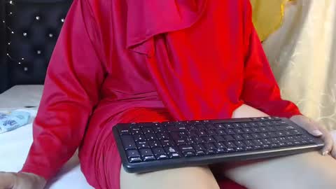 emira199 online show from 02.19.25