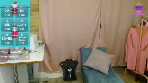 Snapshot of emitaa17228 chatting on 12.17.24 emma online show from 12.17.24