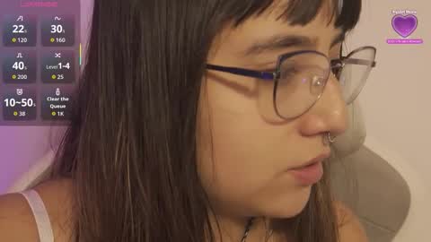 Snapshot of emitaa17228 chatting on 11.04.25 emma online show from 11.04.25