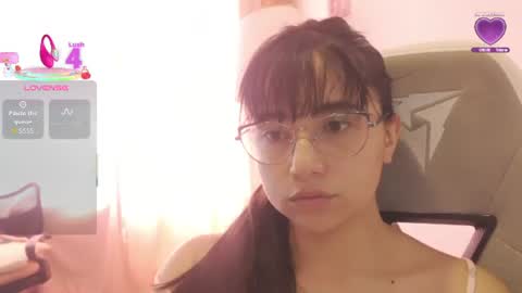 Snapshot of emitaa17228 chatting on 06.25.26 emma online show from 06.25.26