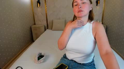 Snapshot of emm_quince chatting on 06.25.26 Emm online show from 06.25.26